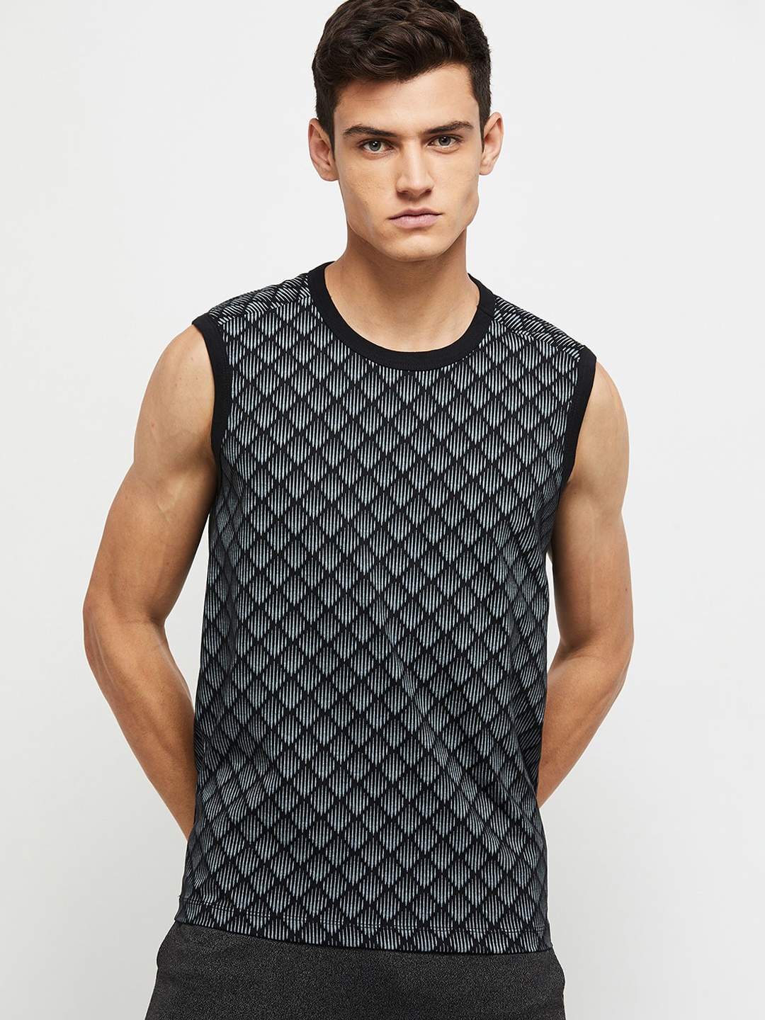 

max Men Black Printed Lounge T-shirt