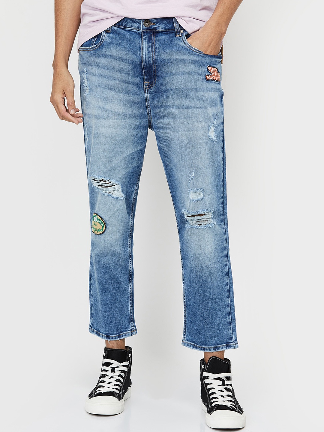 

max Men Blue Regular Fit Mildly Distressed Heavy Fade Jeans