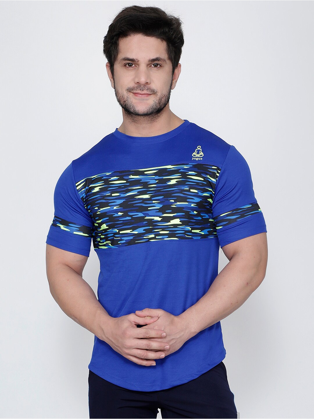 

Yogue Activewear Men Blue Camouflage Printed Slim Fit T-shirt