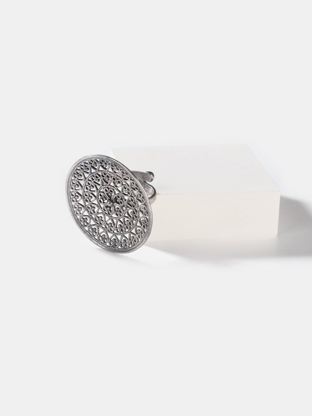 

SHAYA 925 Sterling Silver Silver-Plated White Stone Studded Adjustable Figure Ring