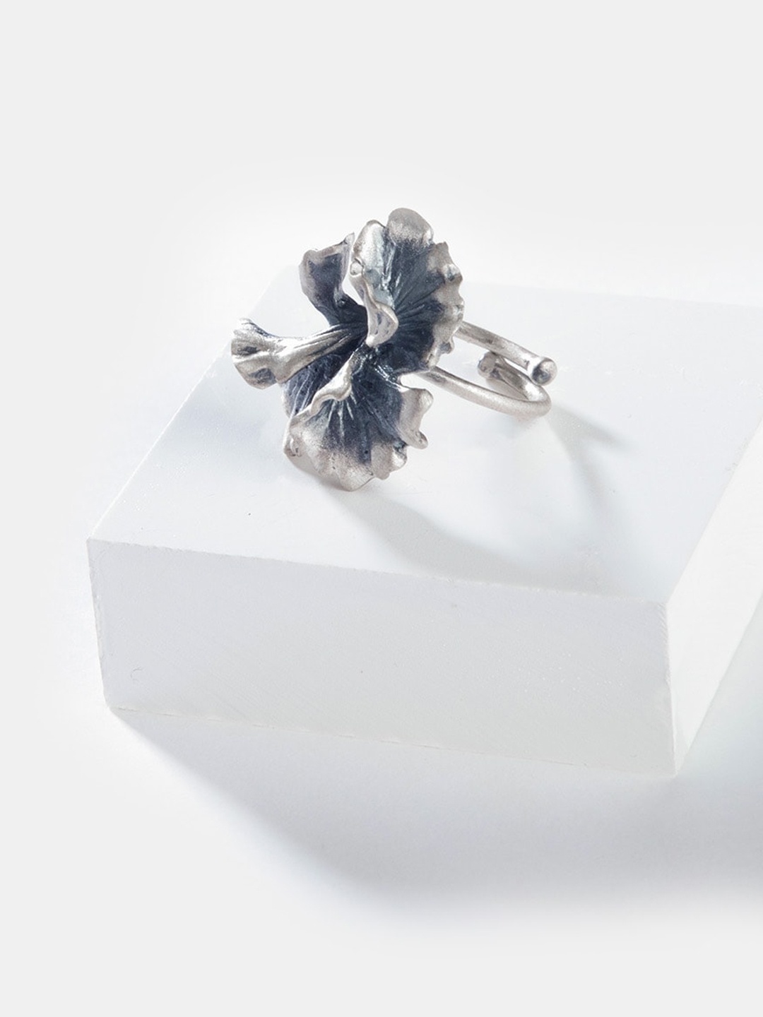 

SHAYA 925 Sterling Silver Silver-Plated Blue Adjustable Finger Rings
