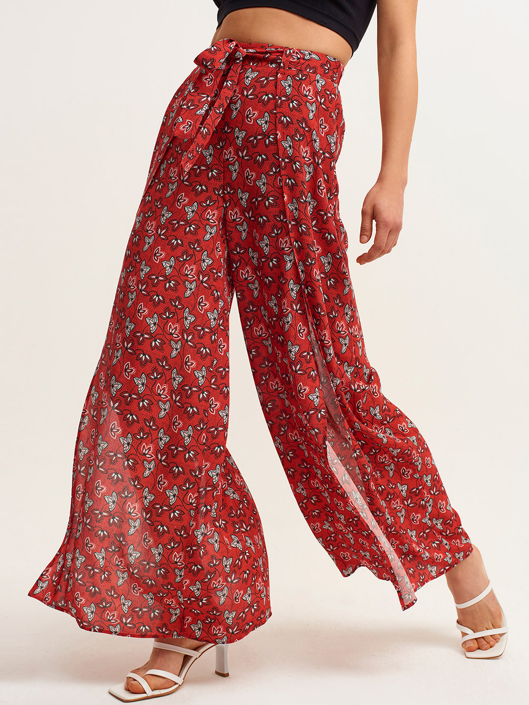 

OXXO City Collection Women Red & Black Floral Printed Flared High-Rise Pleated Trousers