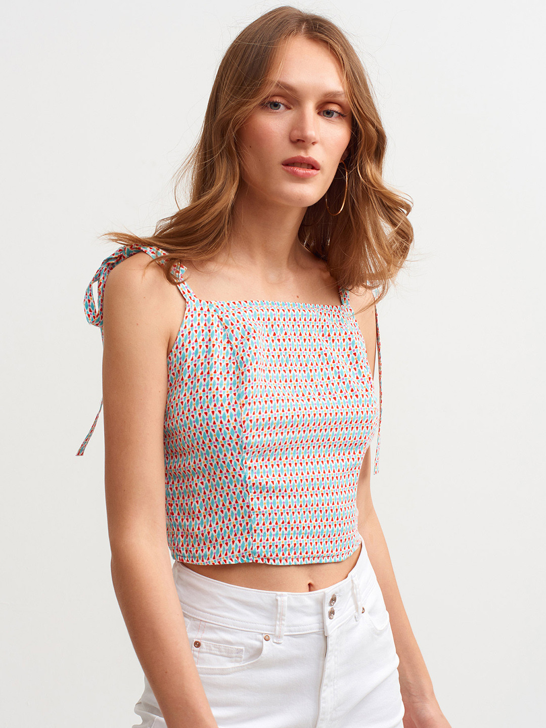 

OXXO Women White & Red Geometric Print Smocked Crop Top