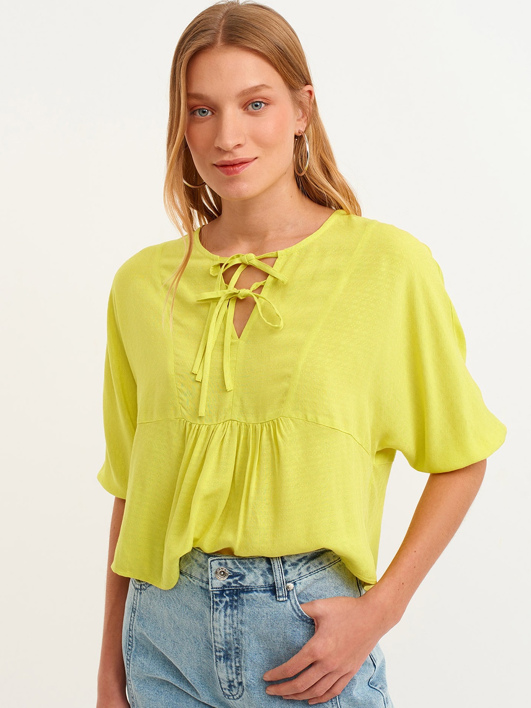 

OXXO Fluorescent Green Tie-Up Neck Extended Sleeves Top