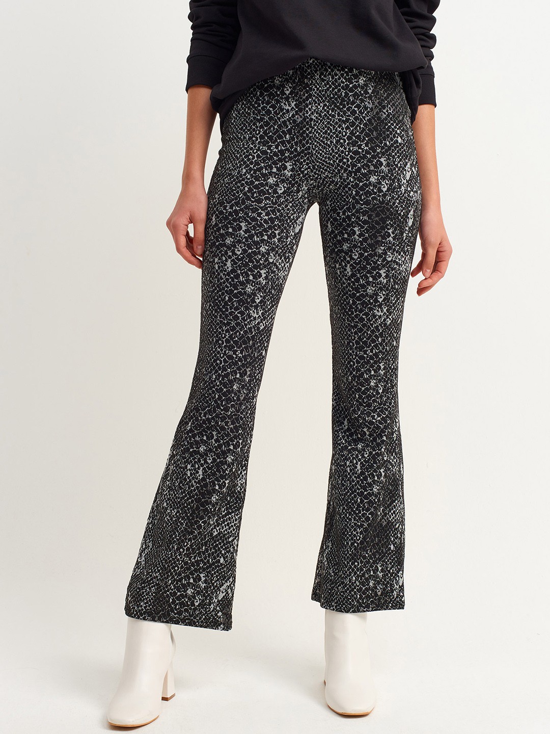 

OXXO City Collection Women Black & Grey Animal Design Straight Fit High-Rise Trousers