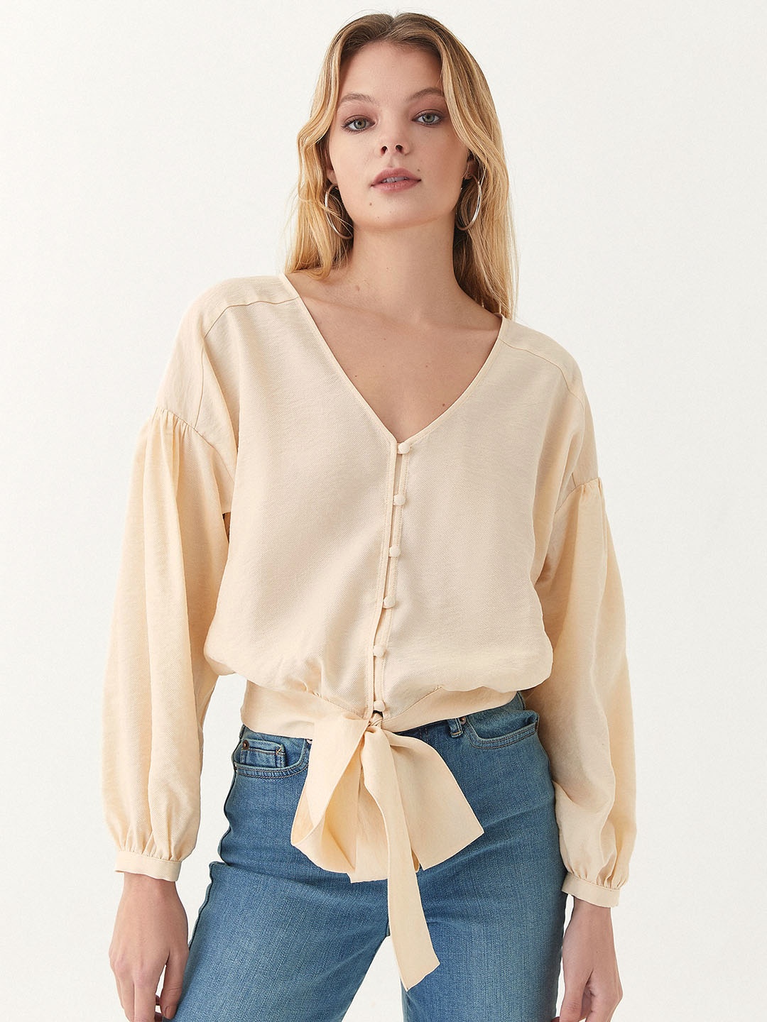 

OXXO Women Cream-Coloured Solid Tie-Up Detail Top