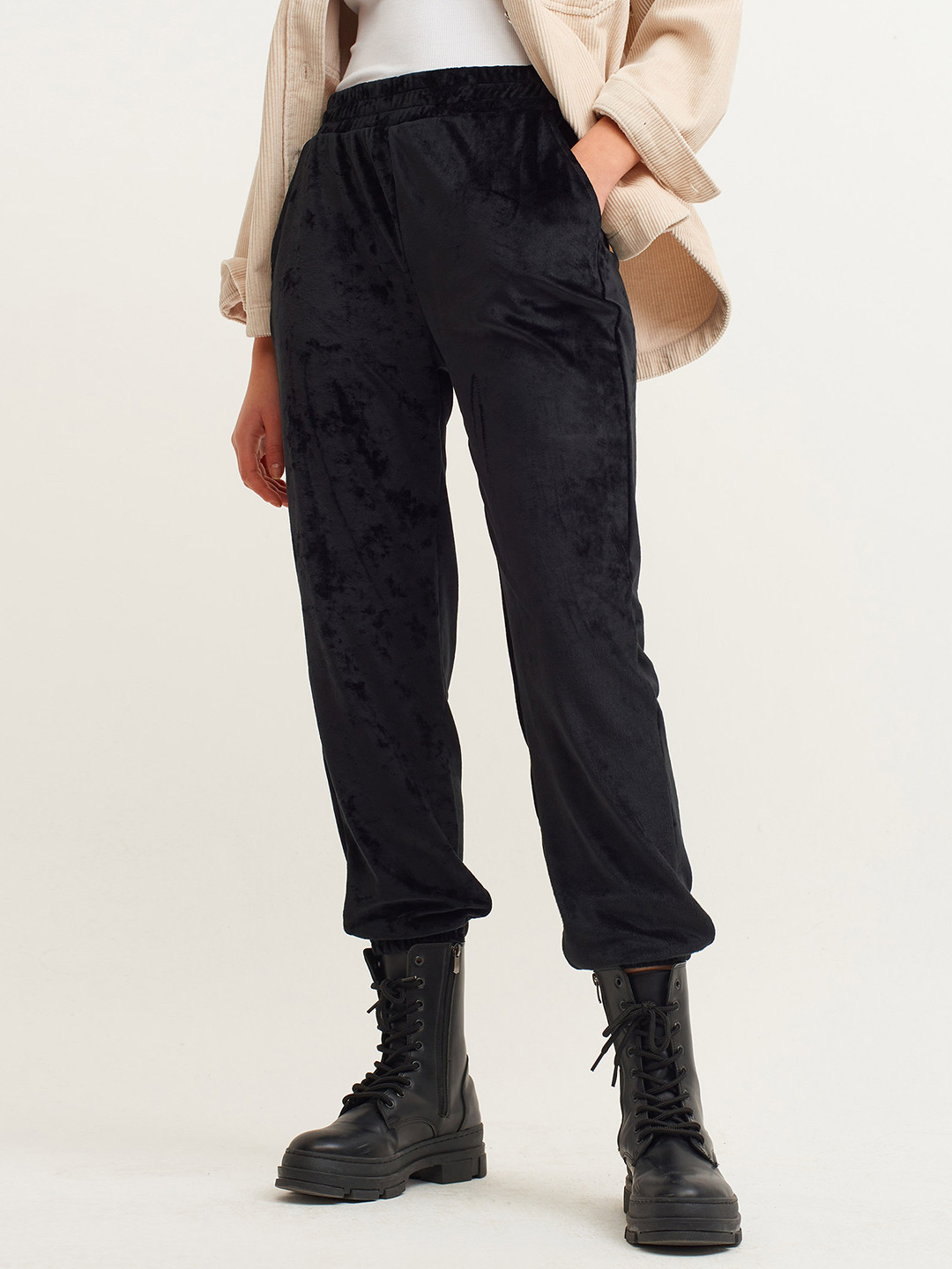 

OXXO Women Black High-Rise Velvet Finish Joggers Trousers