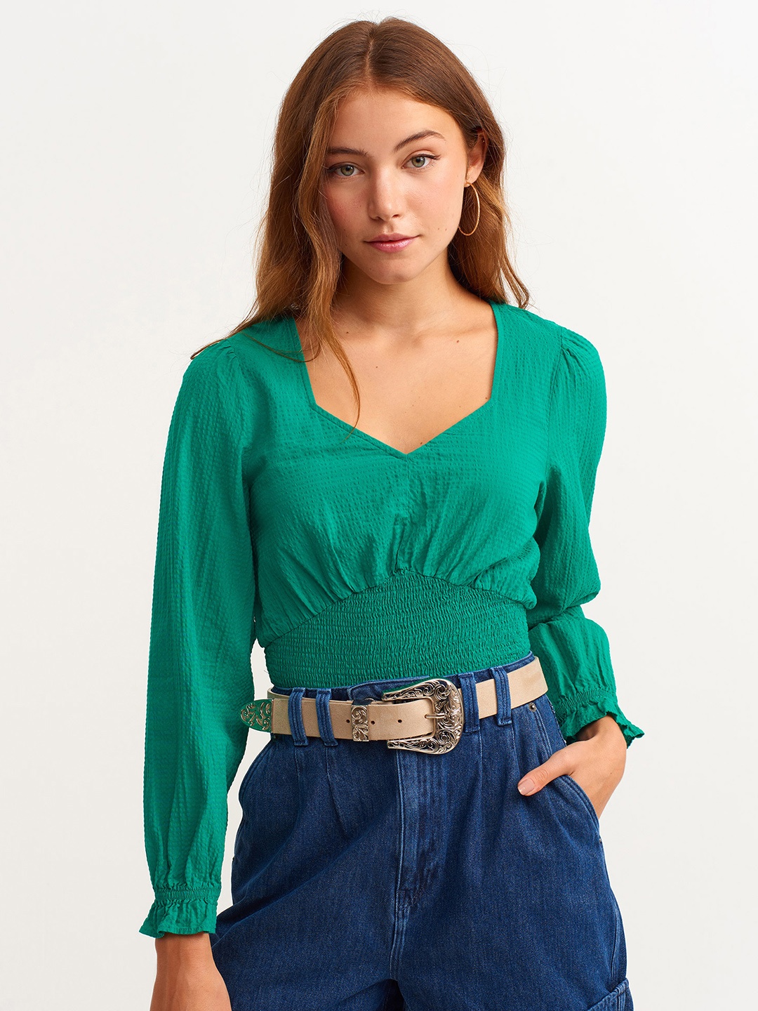 

OXXO Women Green Seersucker Sweetheart Neck Cinched Waist Smocked Top