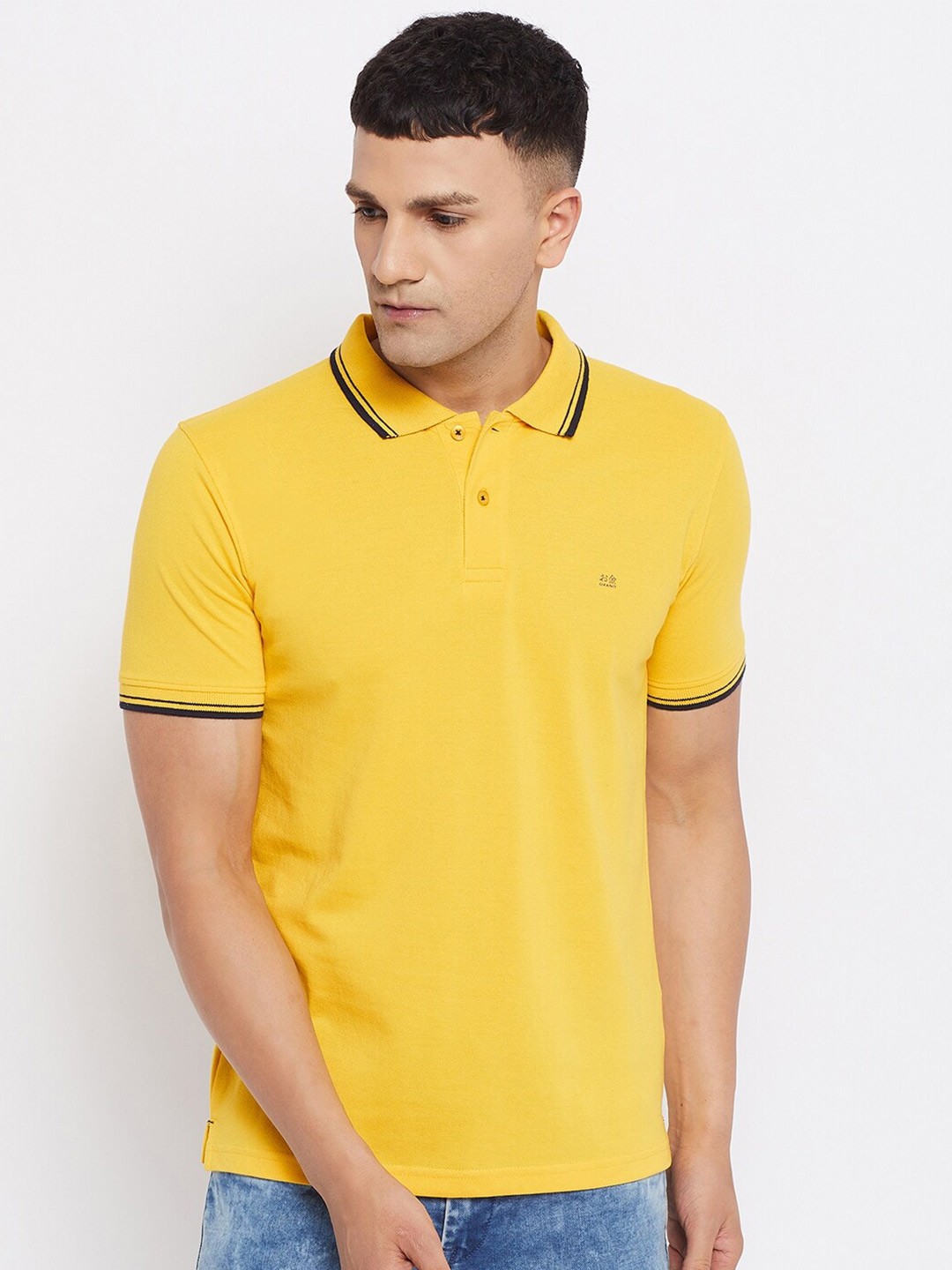 

Okane Men Yellow Solid Polo Collar T-shirt