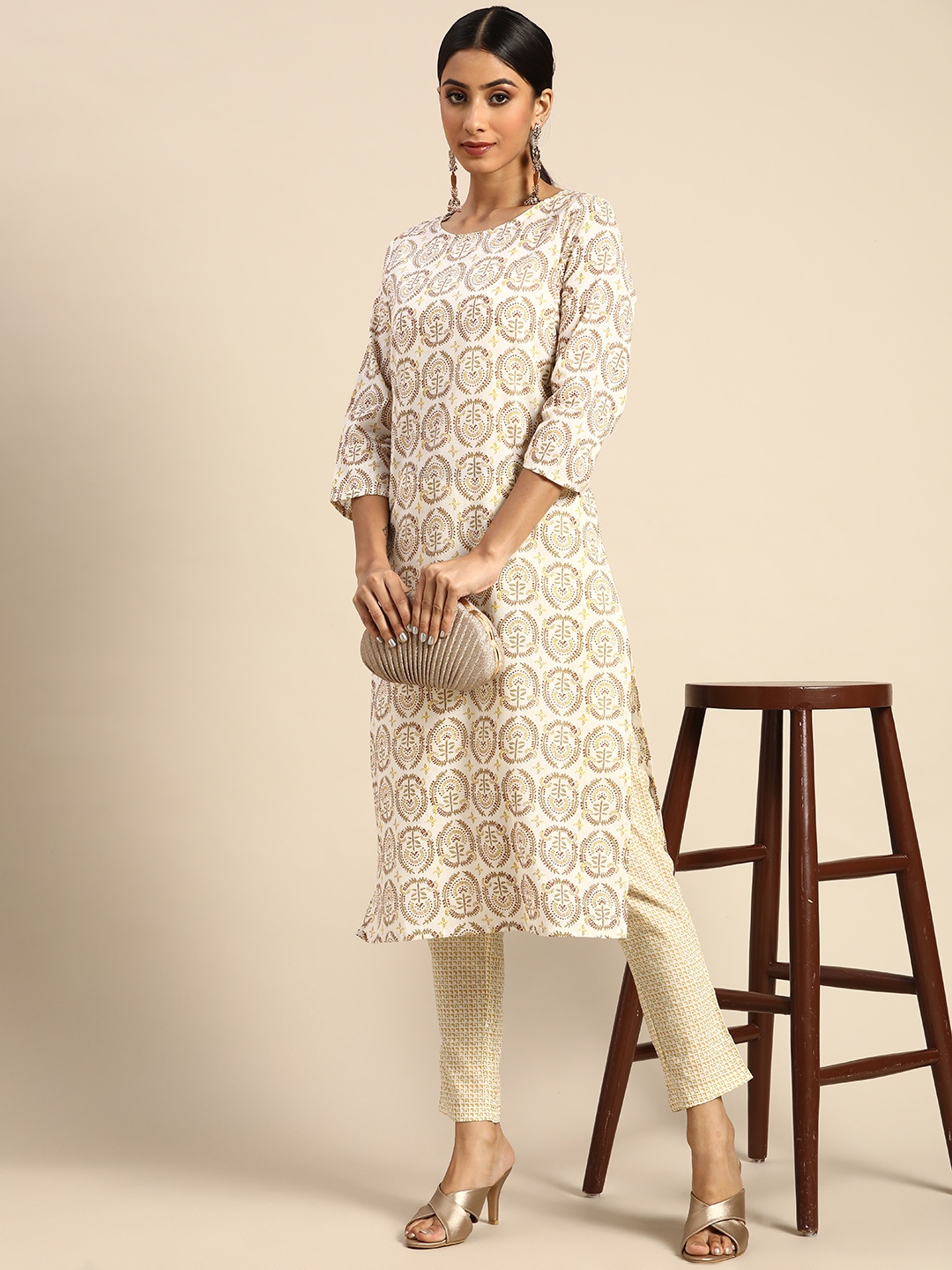 

all about you Women White Floral Printed Pure Cotton Kurta with Trousers