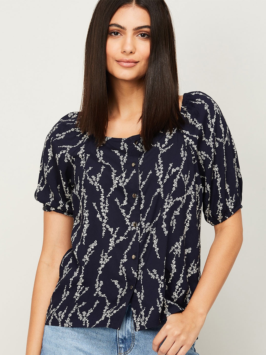 

Bossini Women Navy Blue & White Floral Print Top
