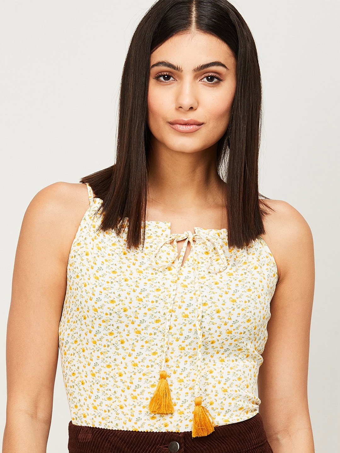 

Ginger by Lifestyle White & Yellow Floral Print Tie-Up Neck Top