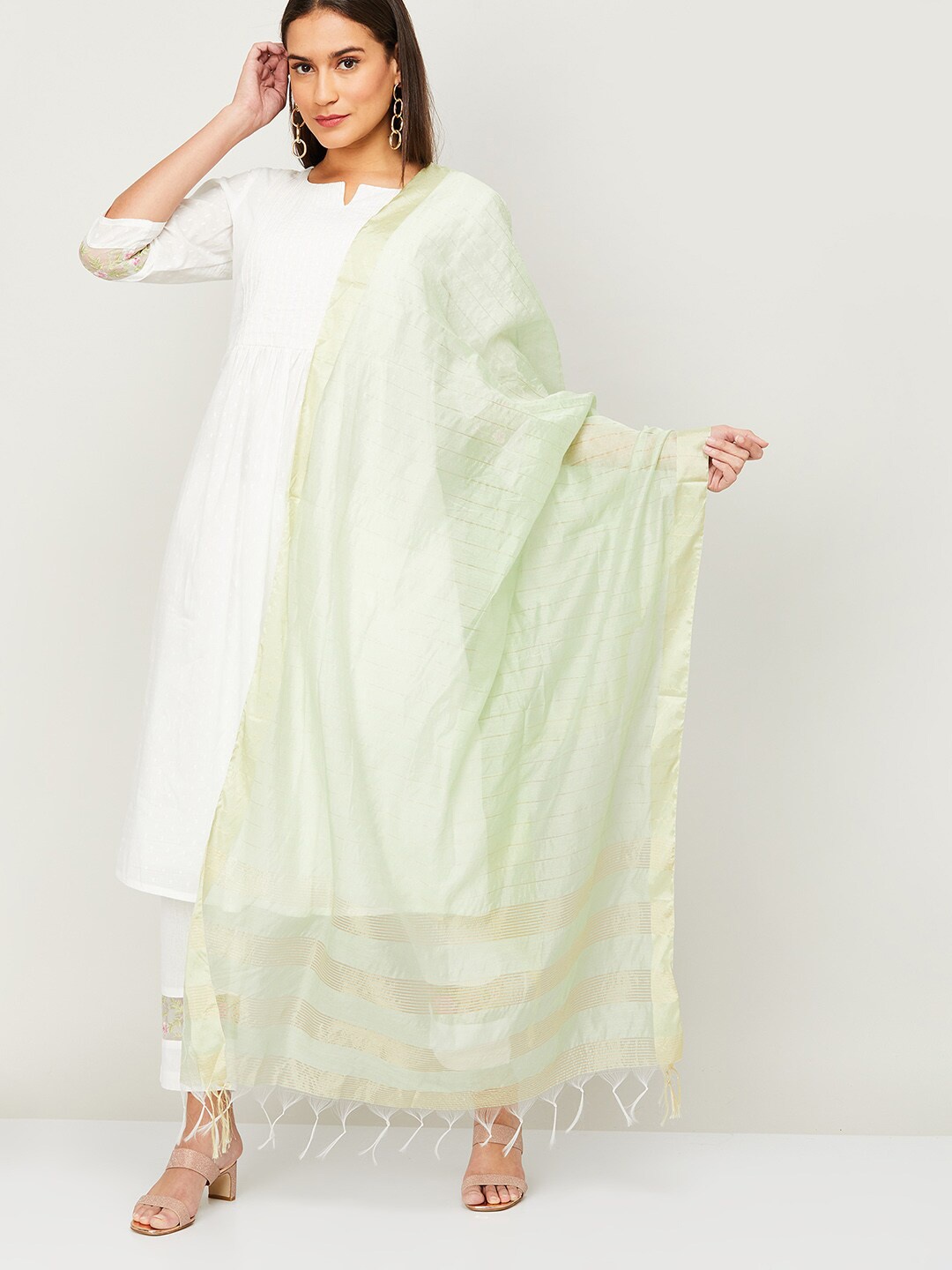 

Melange by Lifestyle Women Mint Green & Gold-Toned Striped Dupatta