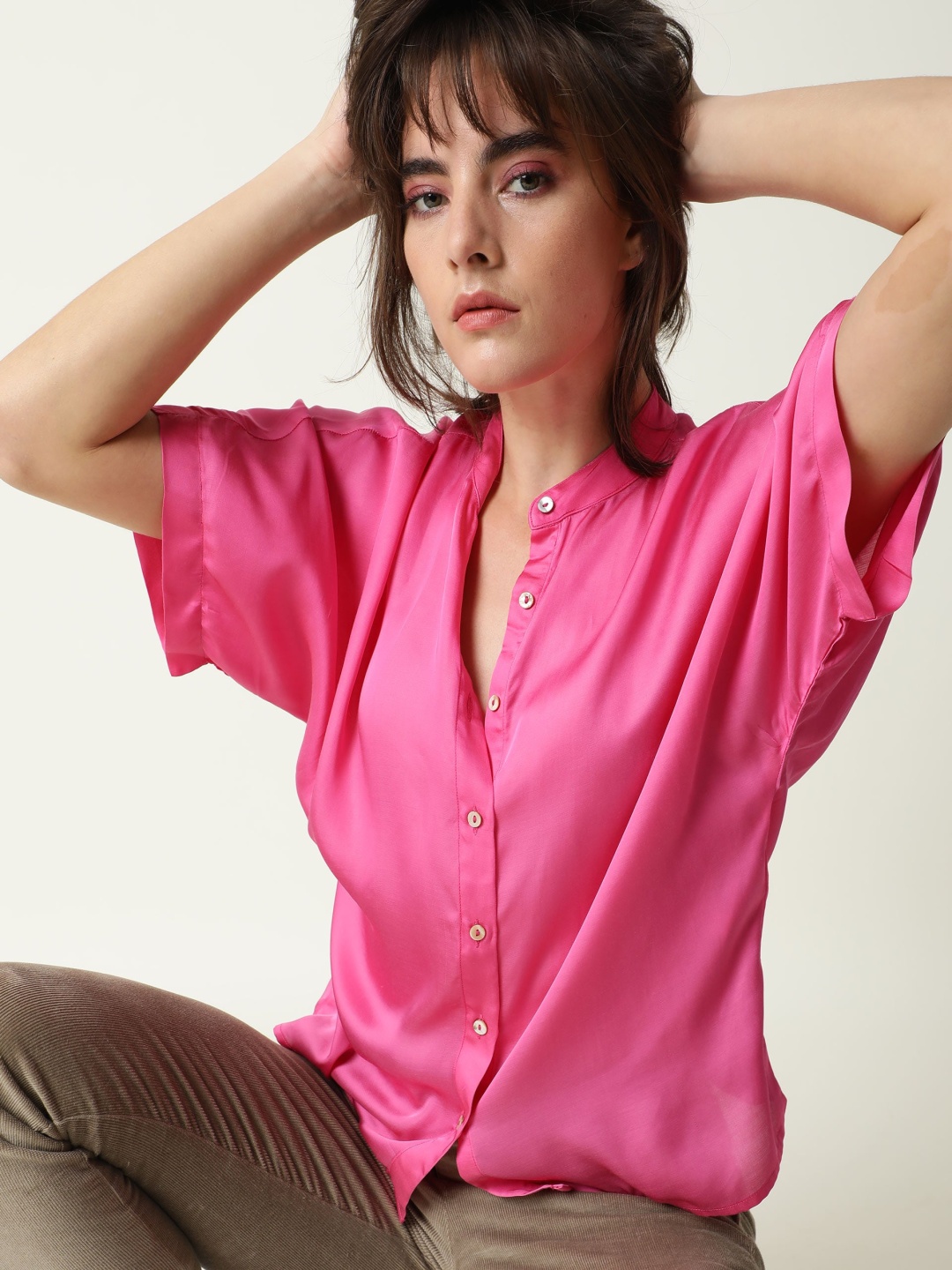 

RAREISM Pink Solid Mandarin Collar Shirt Style Top