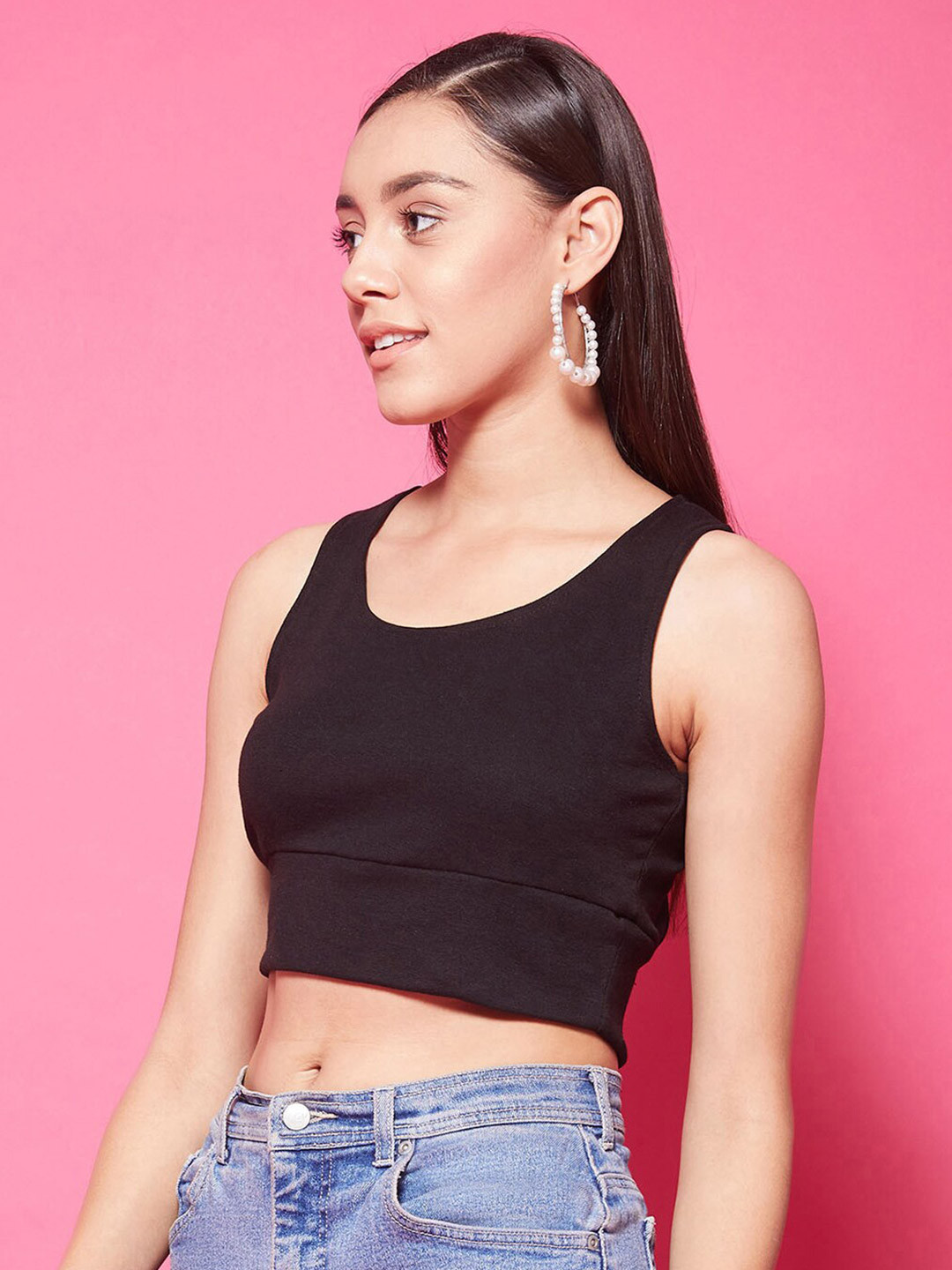 

CHIMPAAANZEE Black Solid Bodycon Styled Back Crop Top