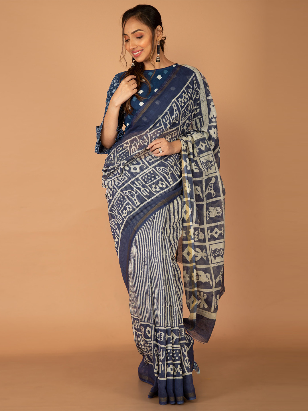 

Unnati Silks Navy Blue & White Batik Zari Silk Cotton Chanderi Saree