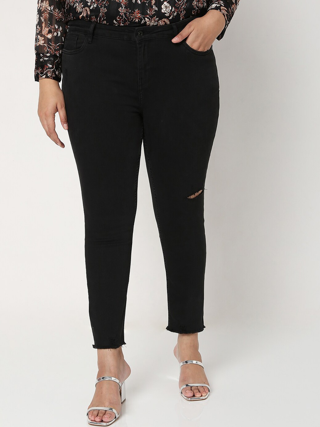 

VERO MODA CURVE Women Black High-Rise Mildly Distressed Stretchable Jeans