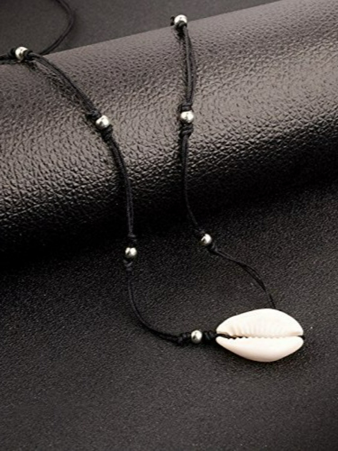 

EL REGALO Black & White Beaded Adjustable Anklet