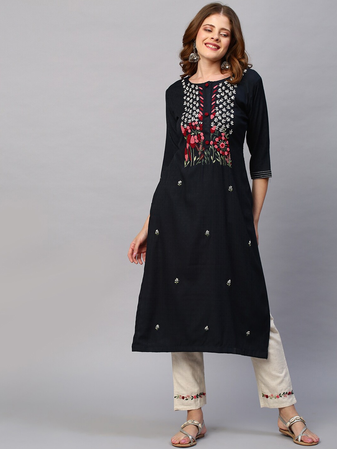

FASHOR Women Charcoal Grey & White Floral Embroidered Sequinned Kurta with Trousers