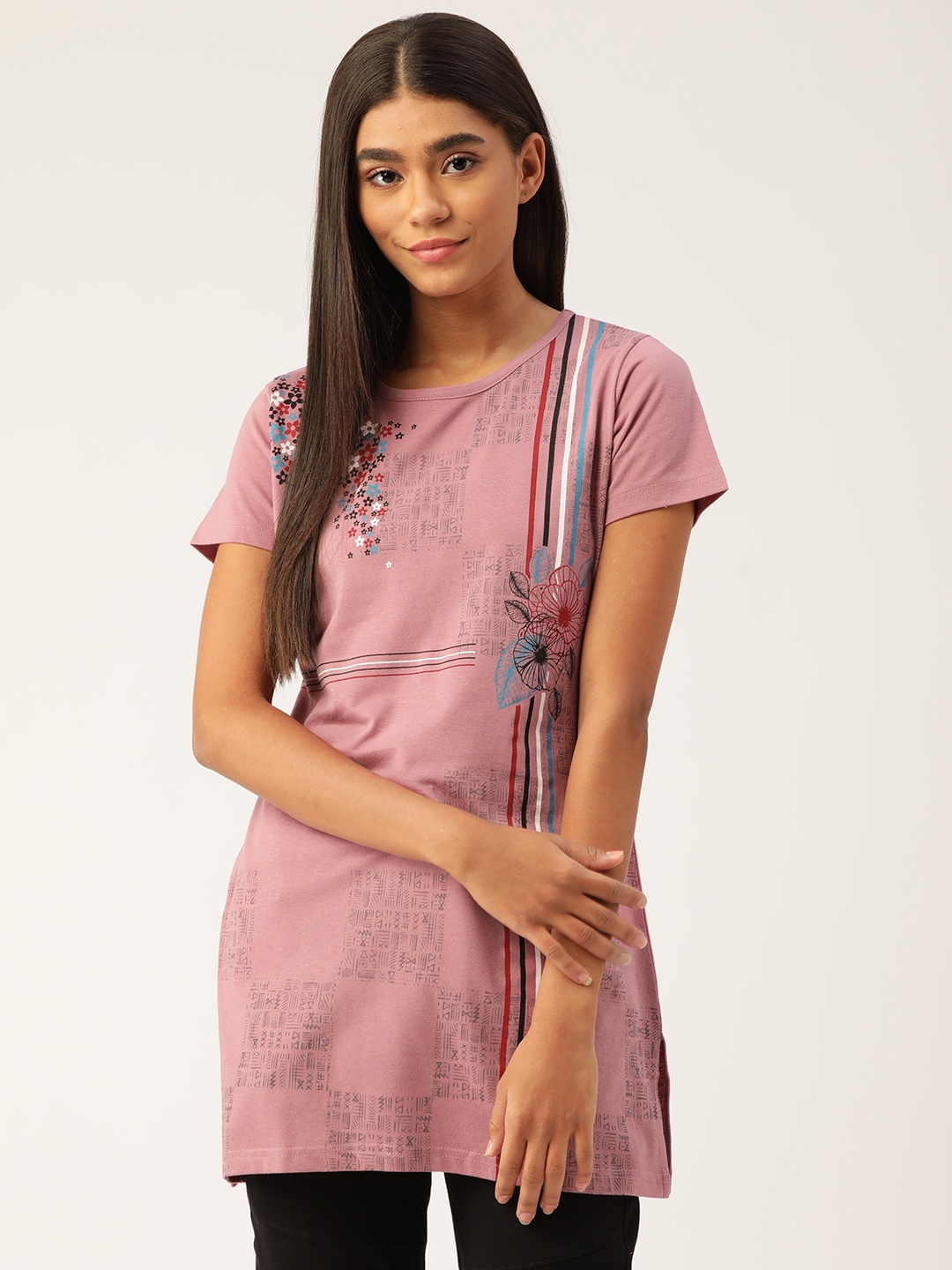

BROOWL Women Dusty Pink & Black Floral Printed Pure Cotton Longline Lounge T-Shirt, Rose