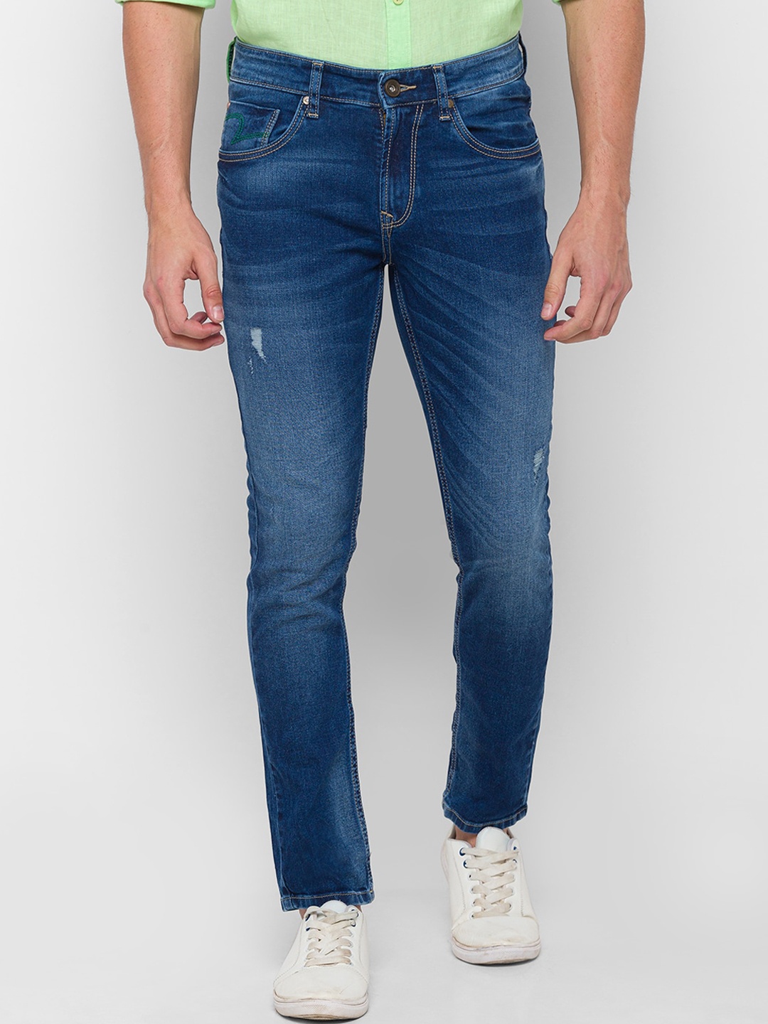 

SPYKAR Men Blue Slim Fit Low Distress Heavy Fade Jeans