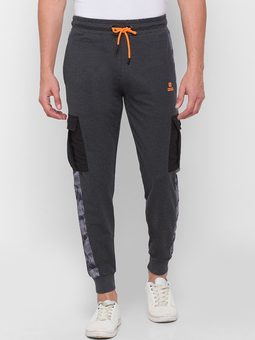 

SPYKAR Men Charcoal Grey Solid Regular Fit Cotton Joggers