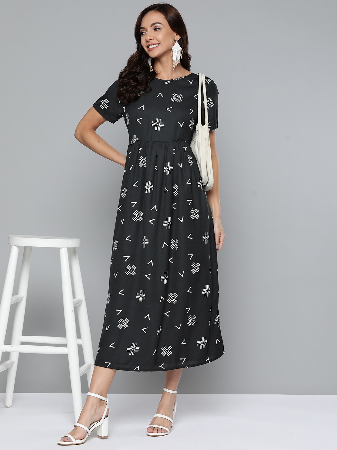 

HERE&NOW Black A-Line Midi Dress