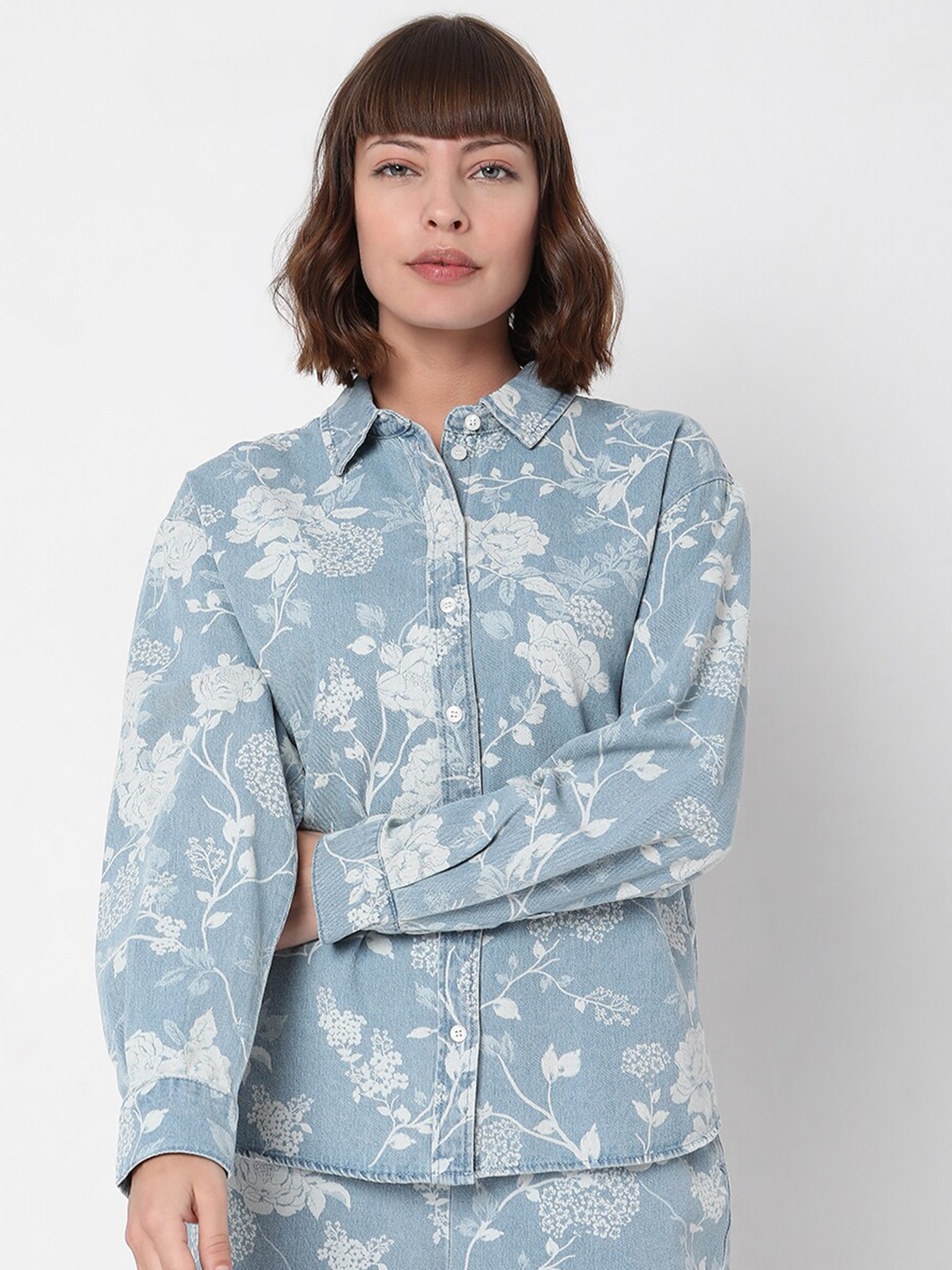 

Vero Moda Women Blue Floral Printed Cotton Denim Casual Shirt