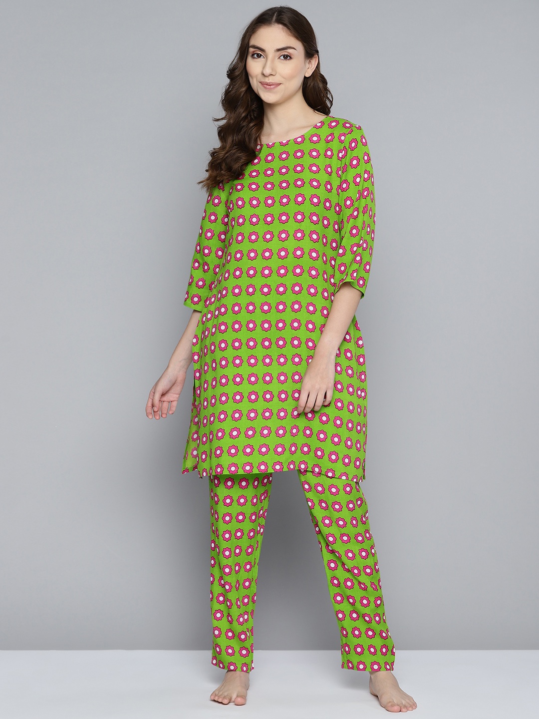 

HERE&NOW Women Green & Pink Printed Night suit