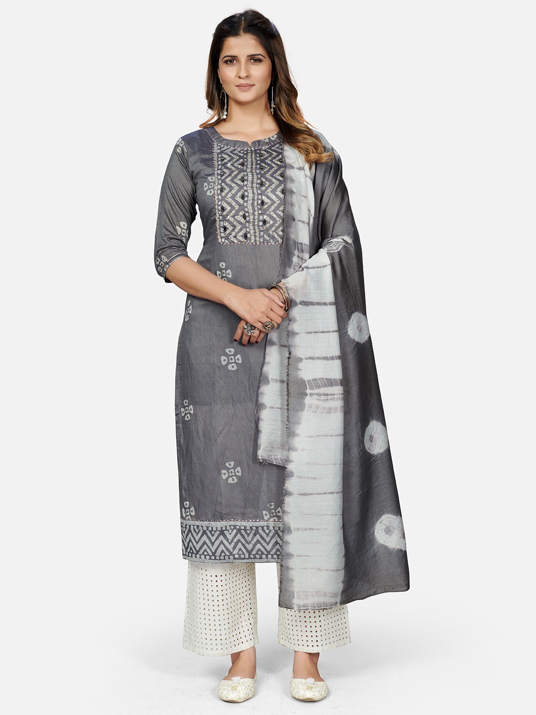 

Vbuyz Women Grey Ethnic Motifs Printed Gotta Patti Chanderi Silk Kurta