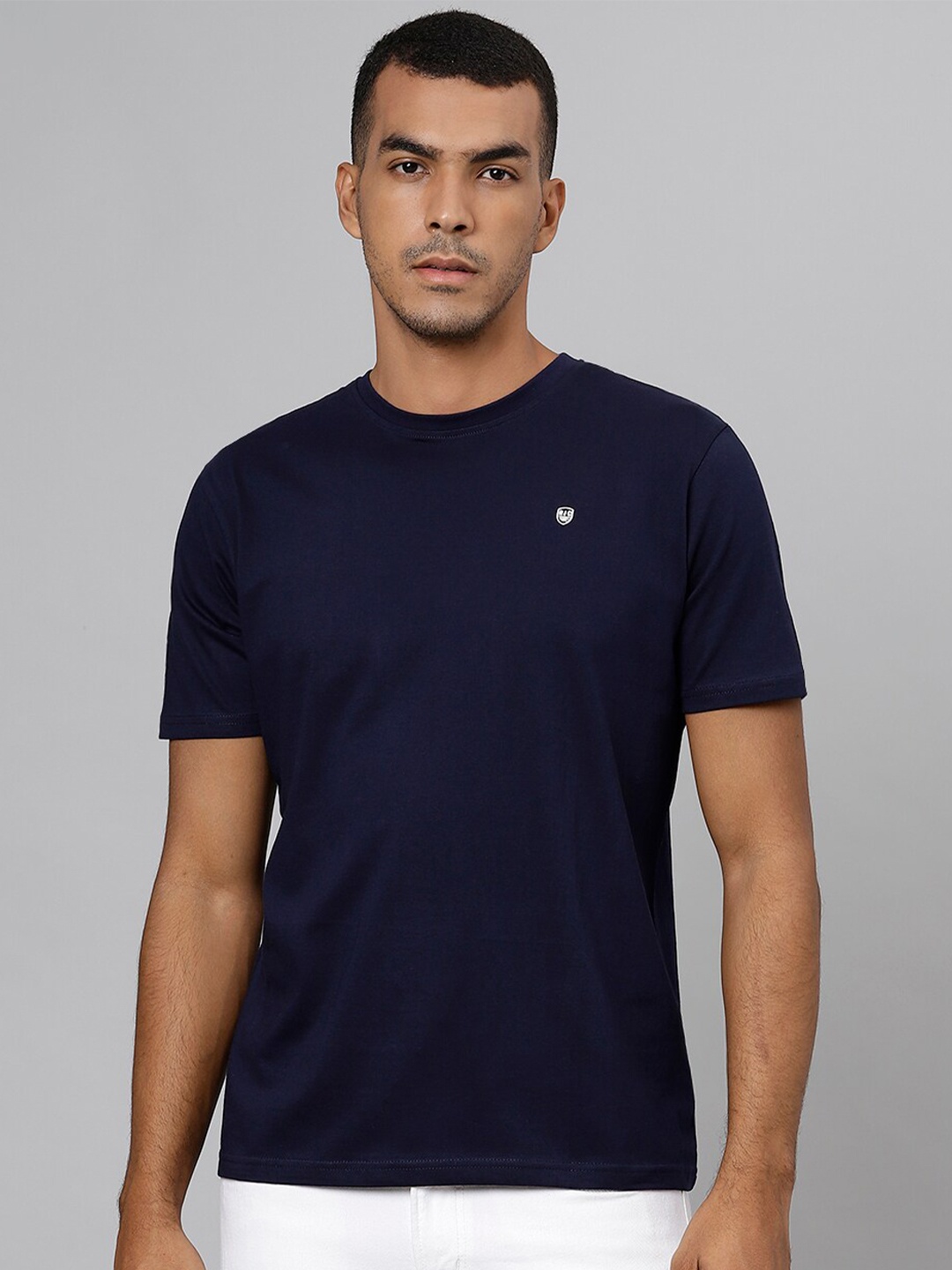 

Richlook Men Navy Blue Slim Fit T-shirt