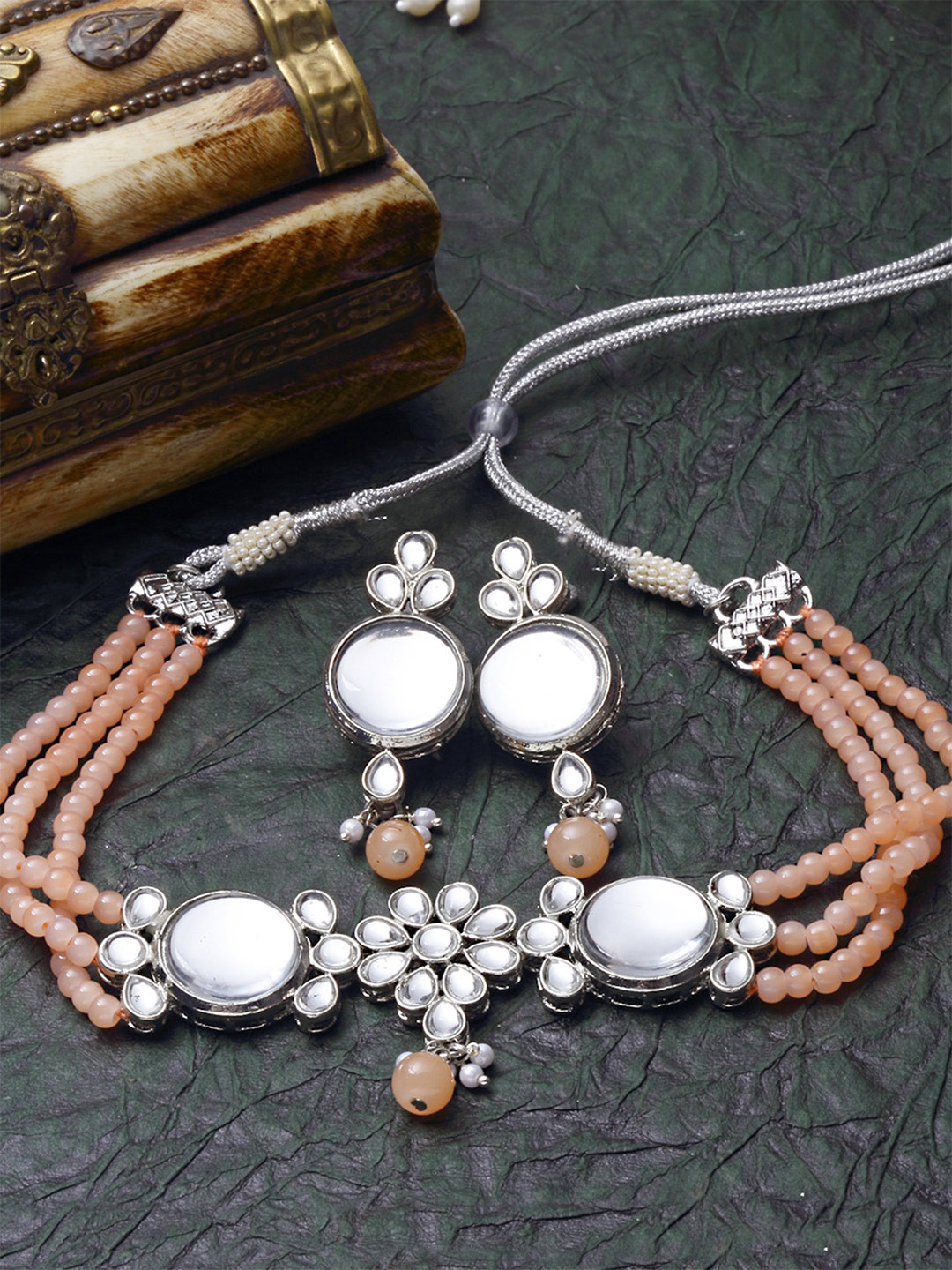

KARATCART Oxidised Silver-Plated Kundan Studded & Beaded Choker Jewellery Set