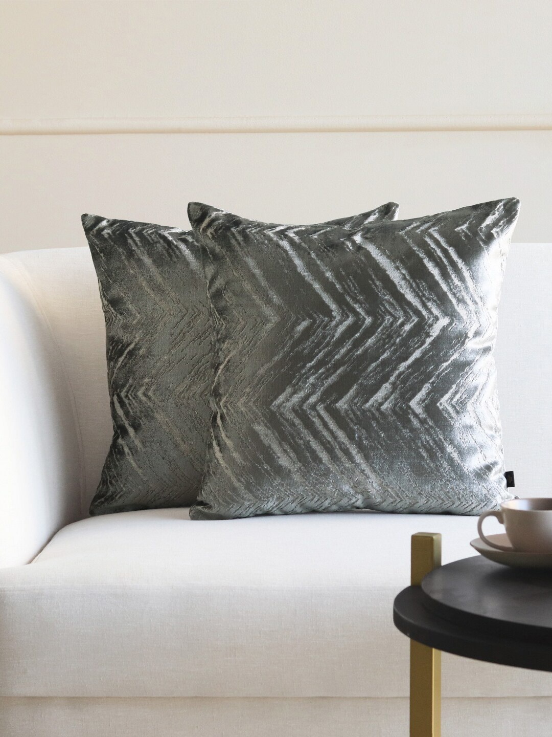 

GM Grey Set of 2 Geometric Velvet Square Cushion Covers