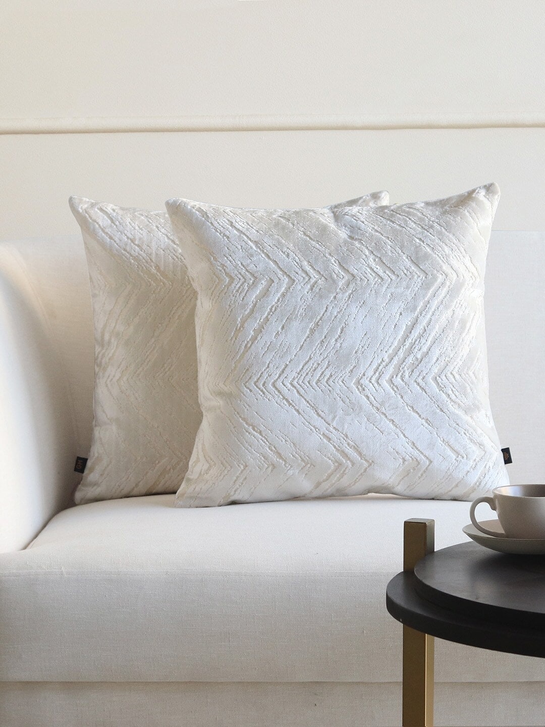 

GM Set of 2 White Velvet Square Cushion Covers