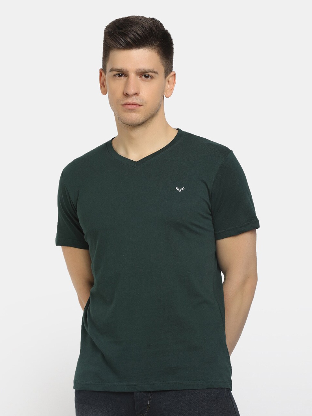 

V-Mart Men Green V-Neck Slim Fit T-shirt