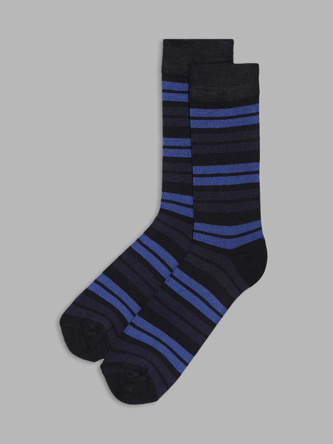 

LINDBERGH Men Black & Blue Striped Calf-Length Socks