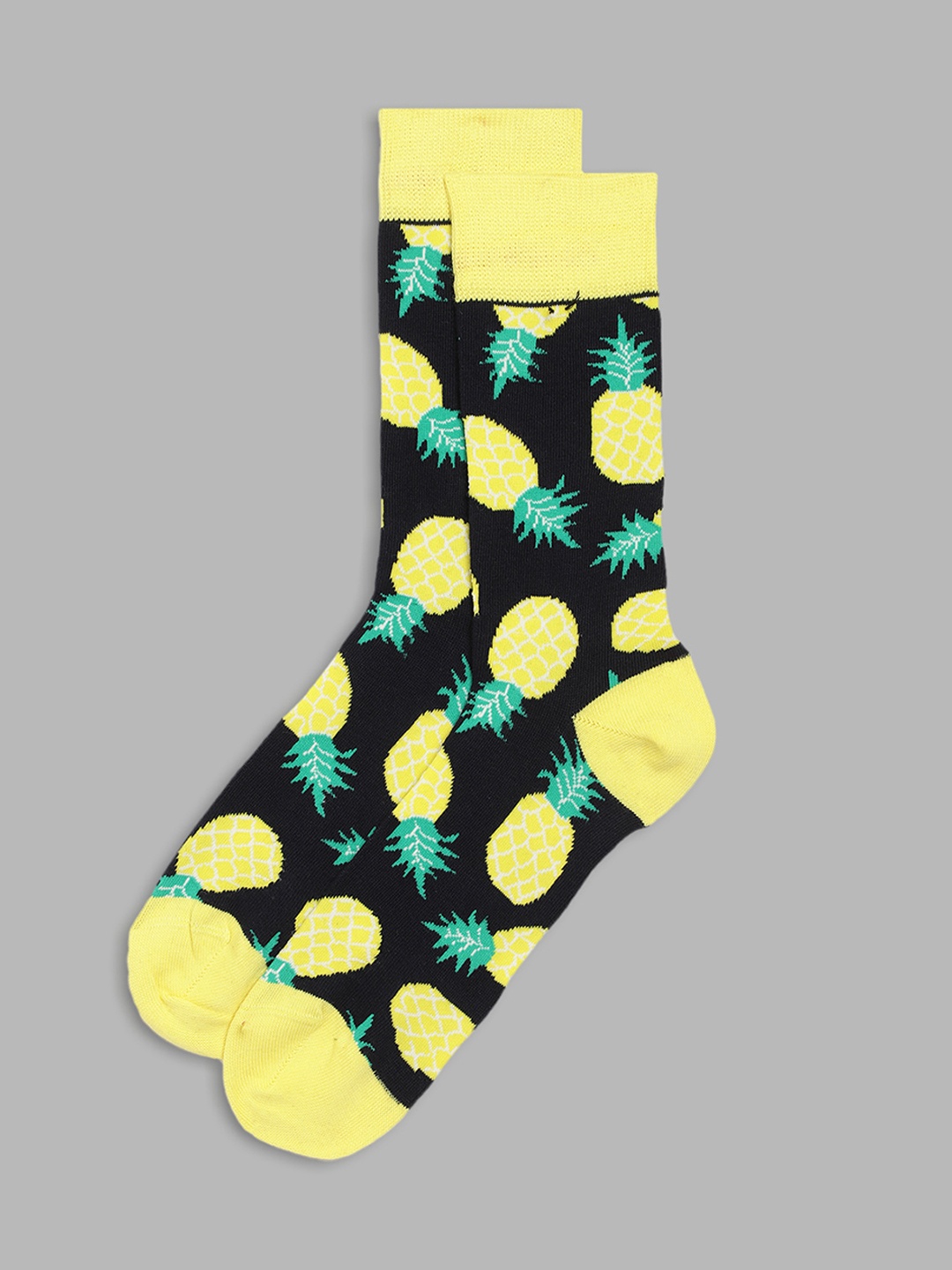 

LINDBERGH Men Yellow & Black Patterned Bamboo Calf-Length Socks