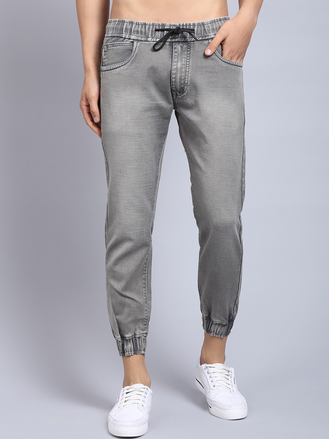 

Rodamo Men Grey Jogger Heavy Fade Stretchable Jeans