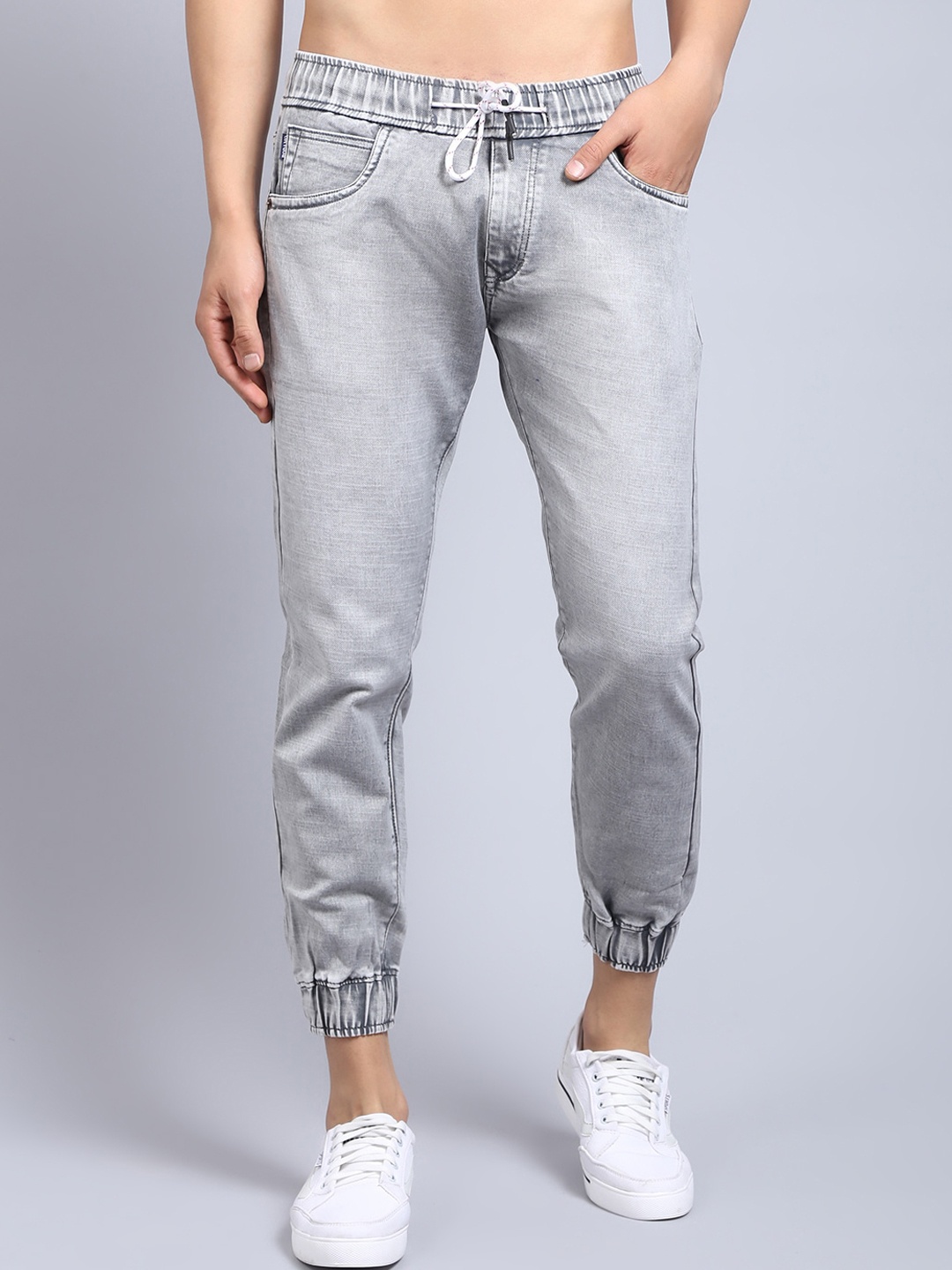 

Rodamo Men Grey Jogger Heavy Fade Stretchable Jeans