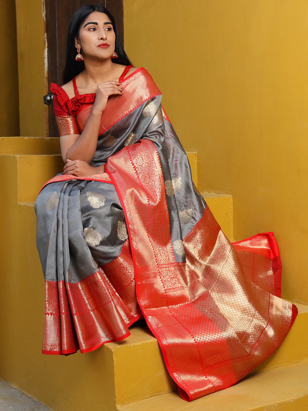 

Silk Land Grey & Golden Ethnic Motifs Zari Banarasi Saree
