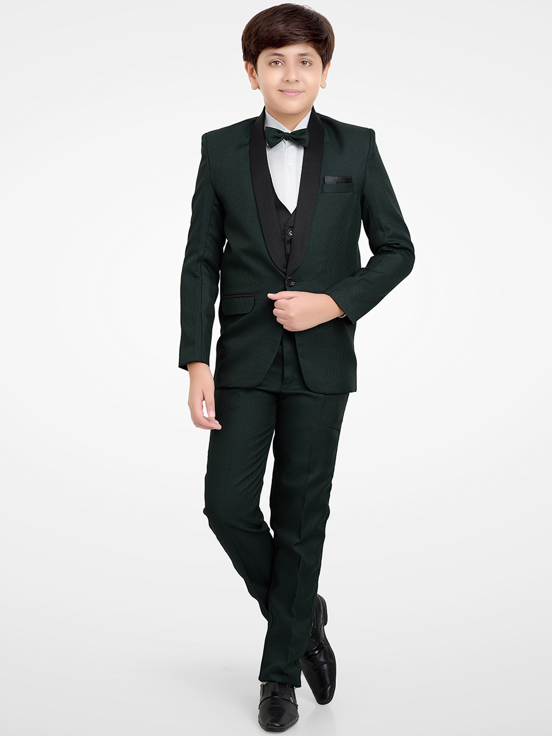 

Jeetethnics Boys Green Solid 5-Piece Single-Breasted Partywear Suit