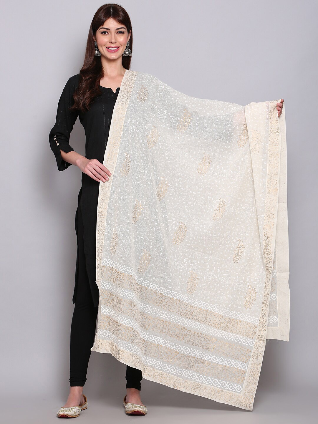 

Miaz Lifestyle Off White & Gold-Toned Pure Cotton Block Print Dupatta