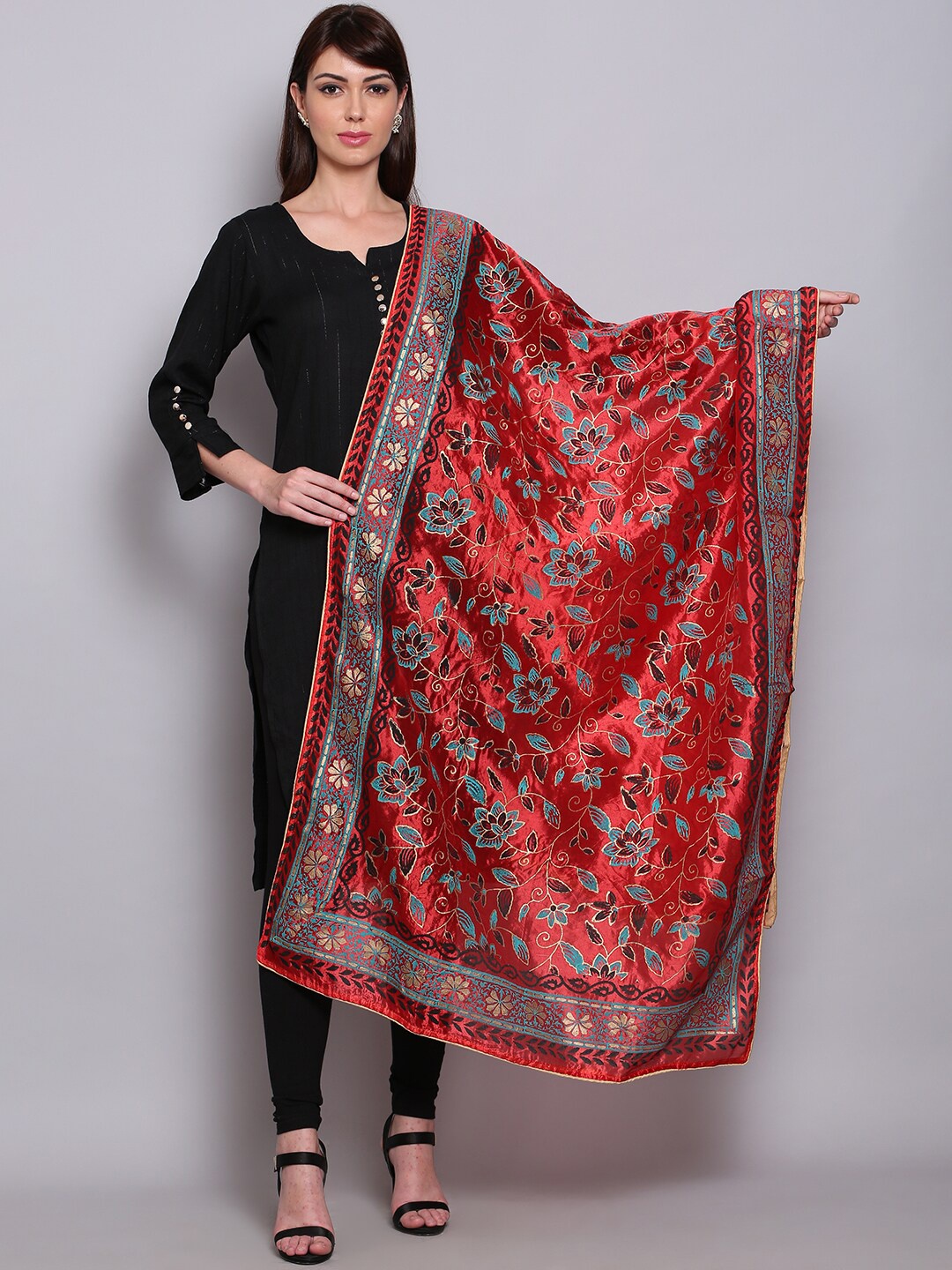 

Miaz Lifestyle Maroon & Blue Printed Dupatta with Thread Work