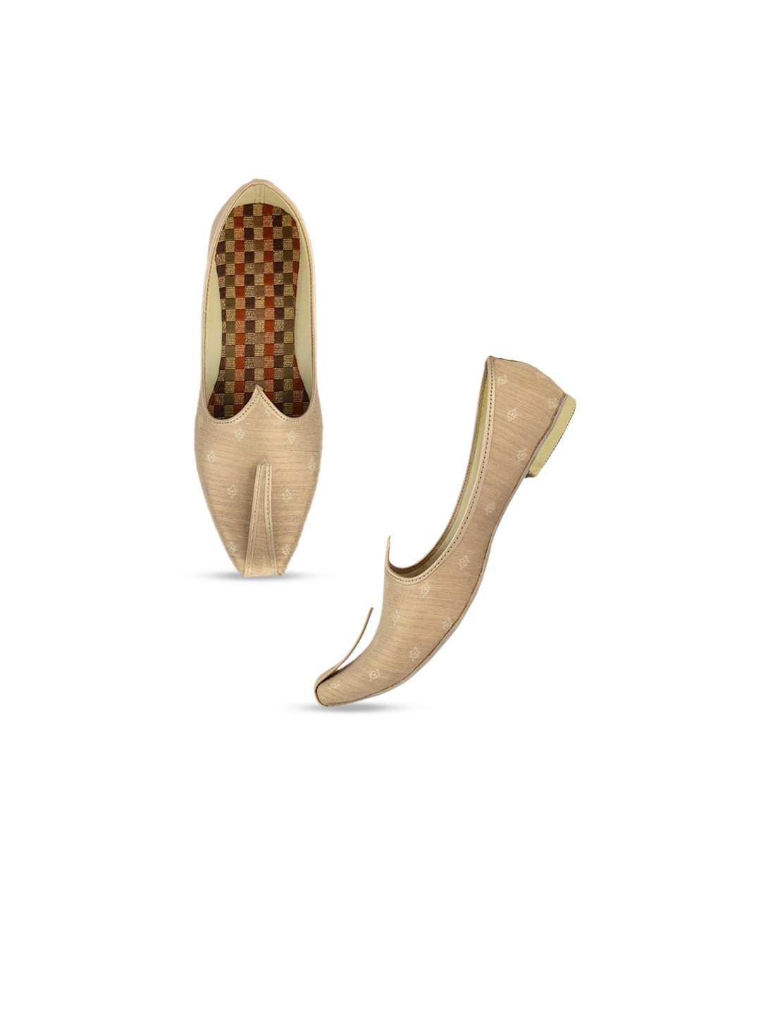 

DESI COLOUR Men Gold-Toned Printed Mojaris