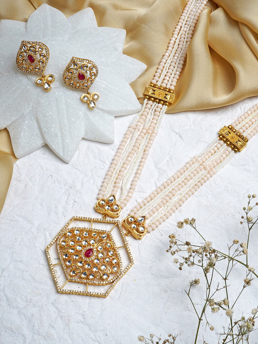 

TEEJH Gold-Plated Cream-Colored Stone-Studded & Beaded Jewellery Set