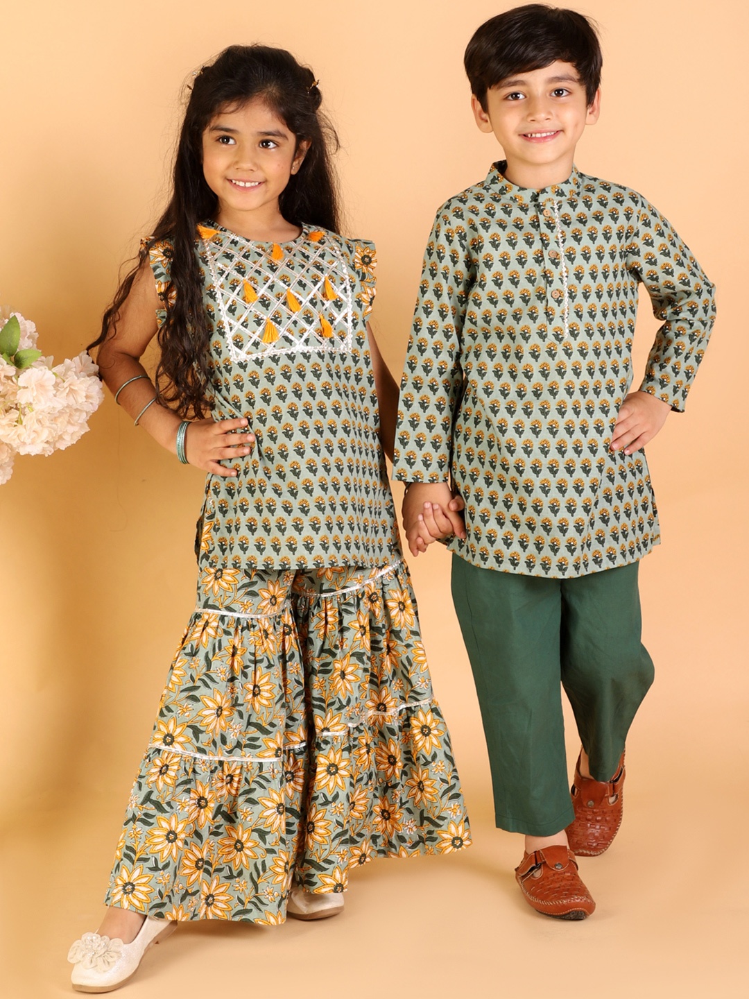 

LIL DRAMA Boys Green & Mustard Floral Printed Pure Cotton Kurta with Pyjamas