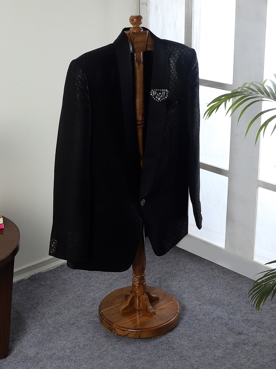 

BEVERLY STUDIO Brown Teak Wooden Coat Stand Cloth Hanger