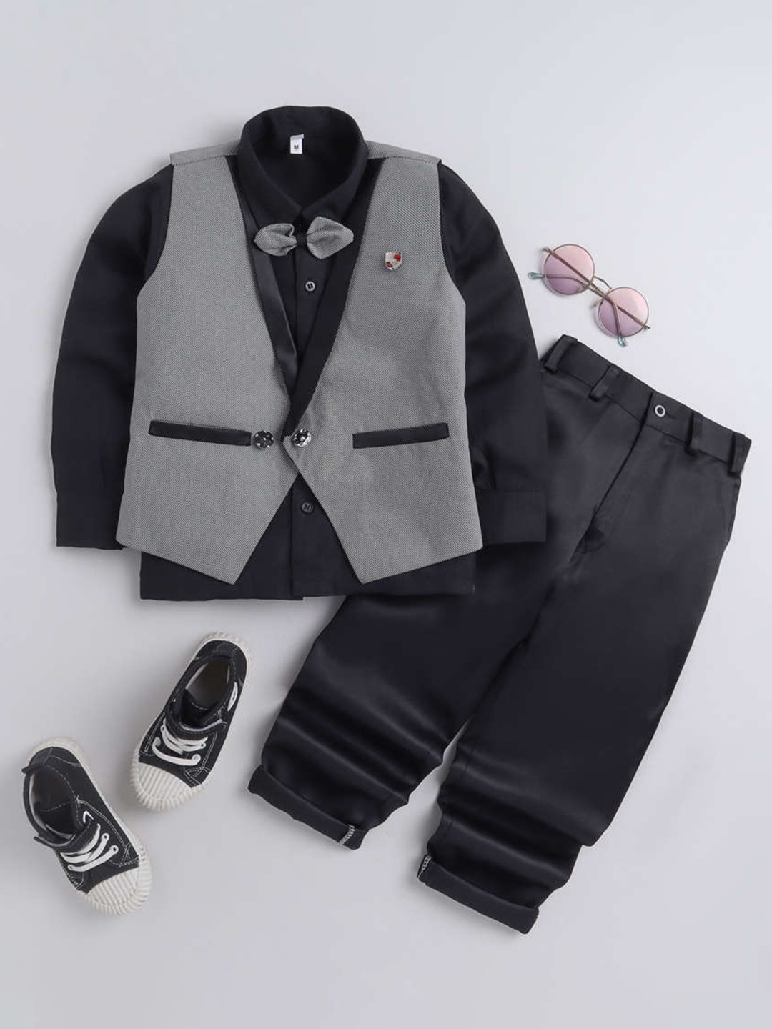 

DKGF FASHION Boys Grey & Black Solid Shirt with Trousers