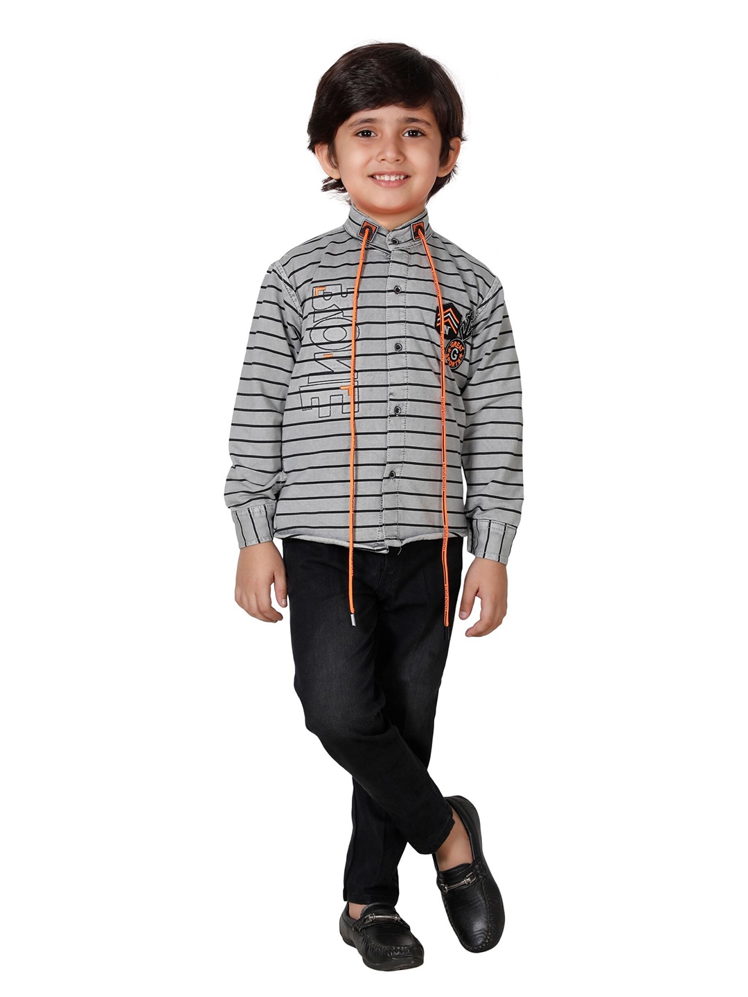 

DKGF FASHION Boys Grey Printed Shirt with Trousers