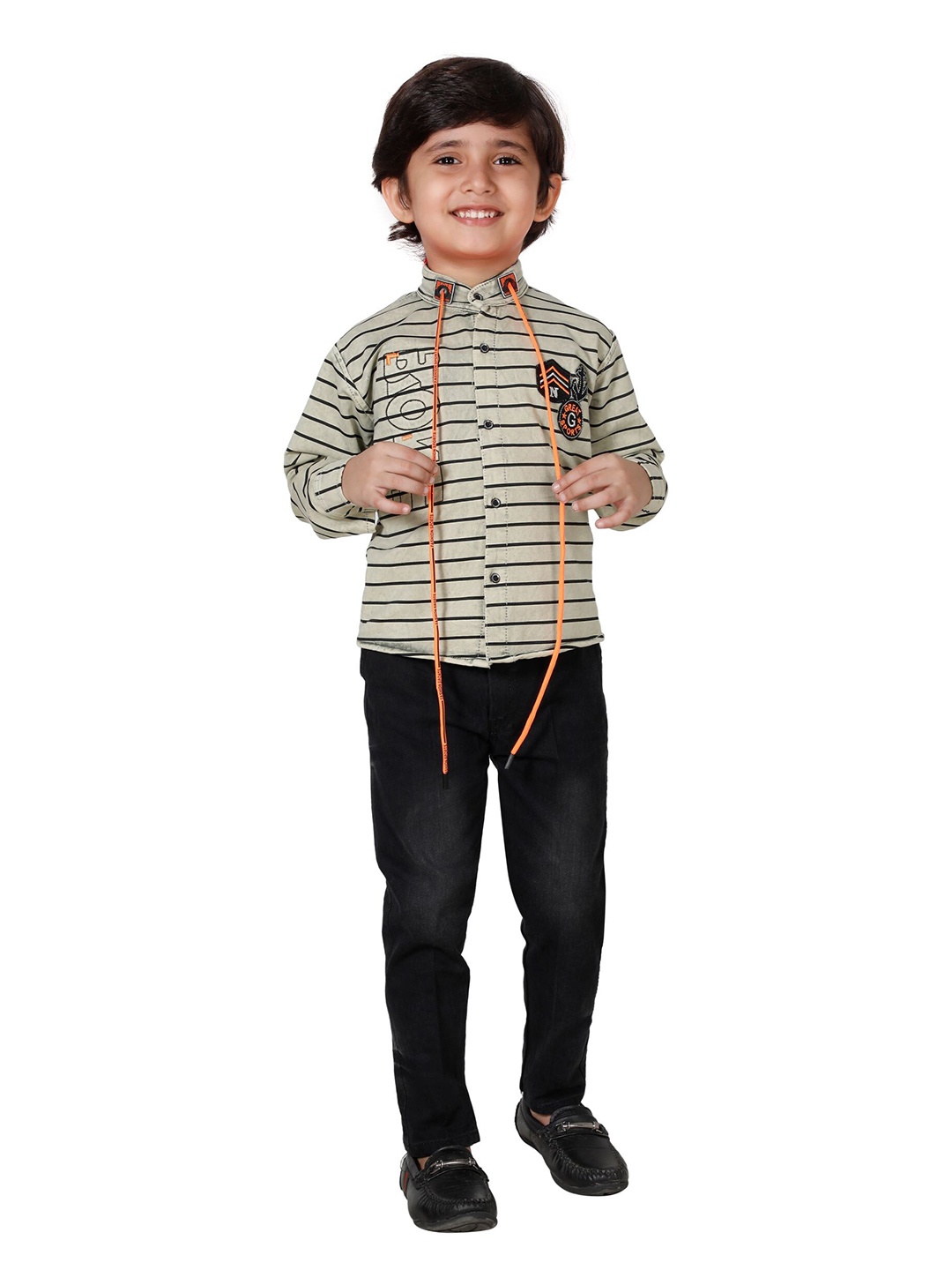 

DKGF FASHION Boys Green Striped Shirt with Trousers